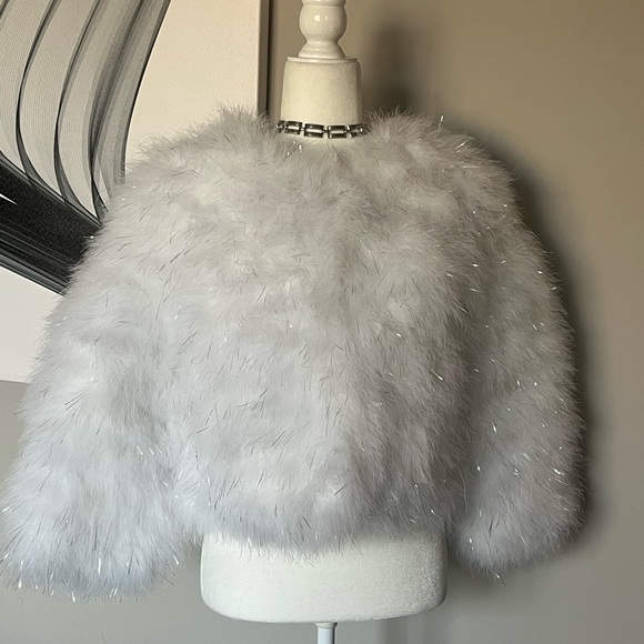 NWT Jocelyn Fifi white turkey feather bolero with delicate silver threads - Picture 8 of 13